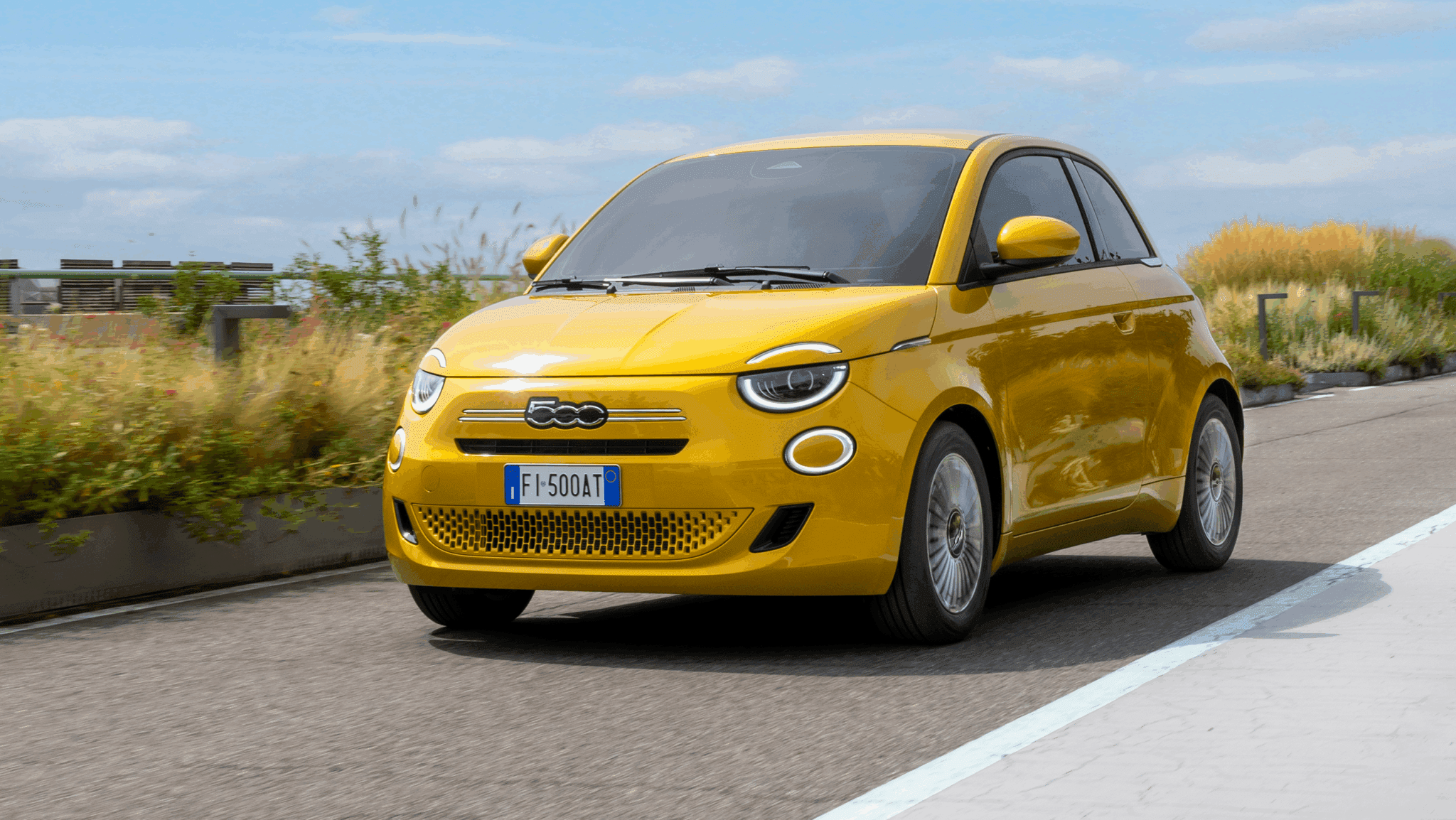 Producția modelului Fiat 500 Hybrid începe la uzina Mirafiori