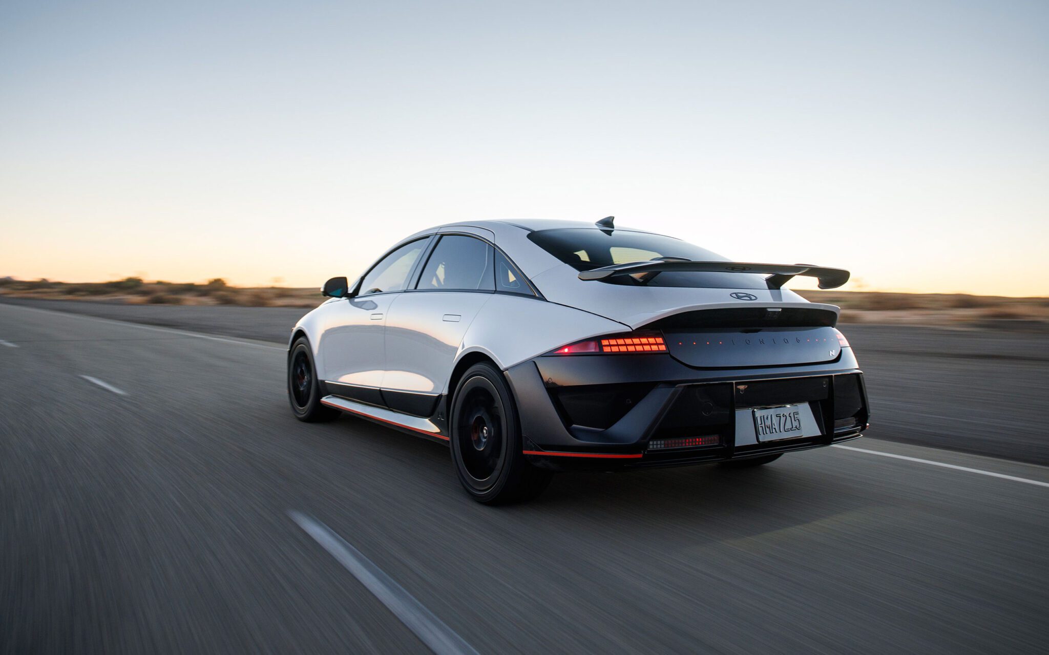 Hyundai prezintă modelul Ioniq 6 N la Salonul Auto din Los Angeles